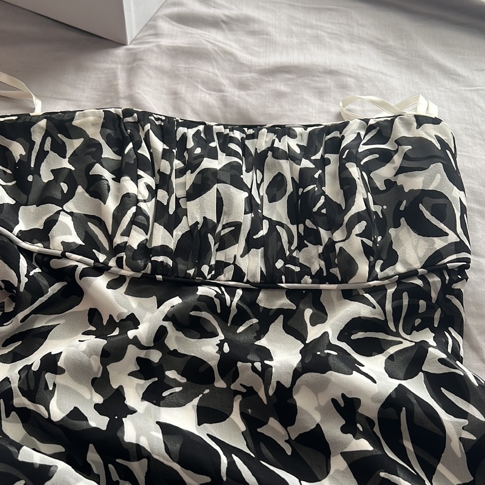 Dress - Picture 3 of 4